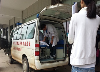 公益路上——“思源救护车”回访